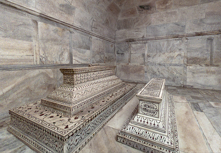 Crypts of Mumtaz Mahal and Shah Jahan