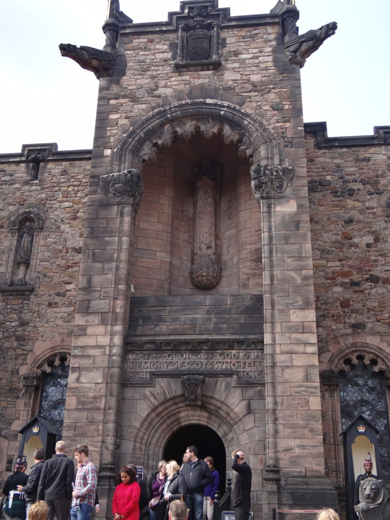 Exploring the Edinburgh Castle