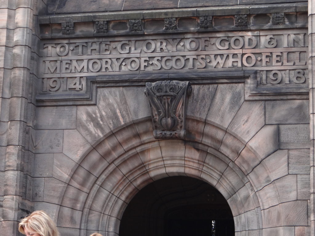 Exploring the Edinburgh Castle