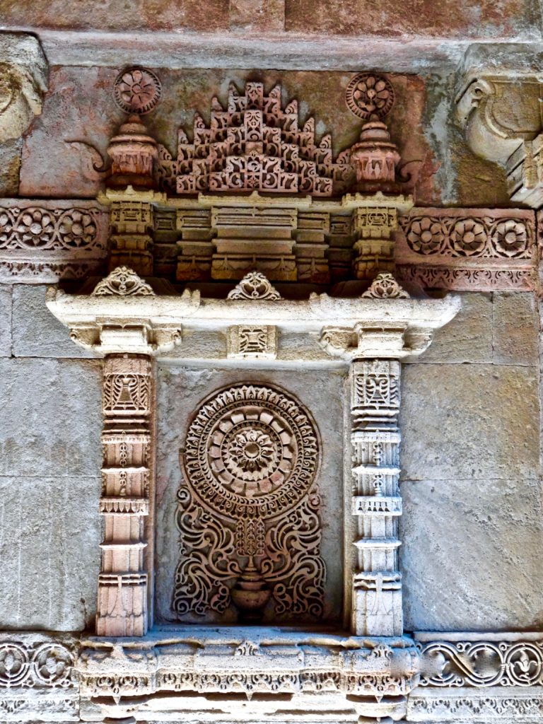 A Masterpiece of a Well: Adalaj Ni Vav